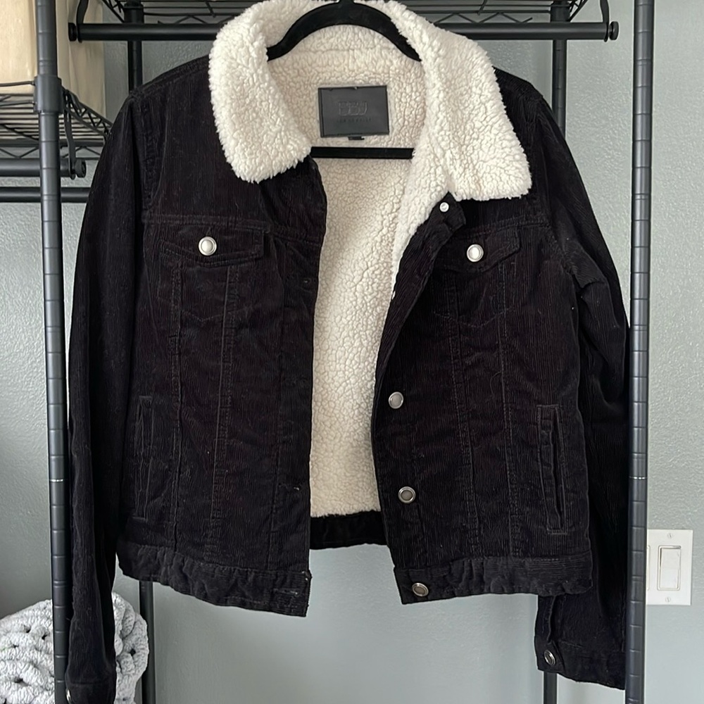 Cropped Black corduroy with fuzzy insulation🎱